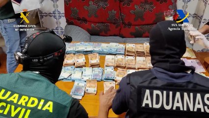 Duro golpe al 'Clan de los Lateros', líder de los petaqueros de Almería, que ocultaba dinero en las paredes y el suelo de las casas