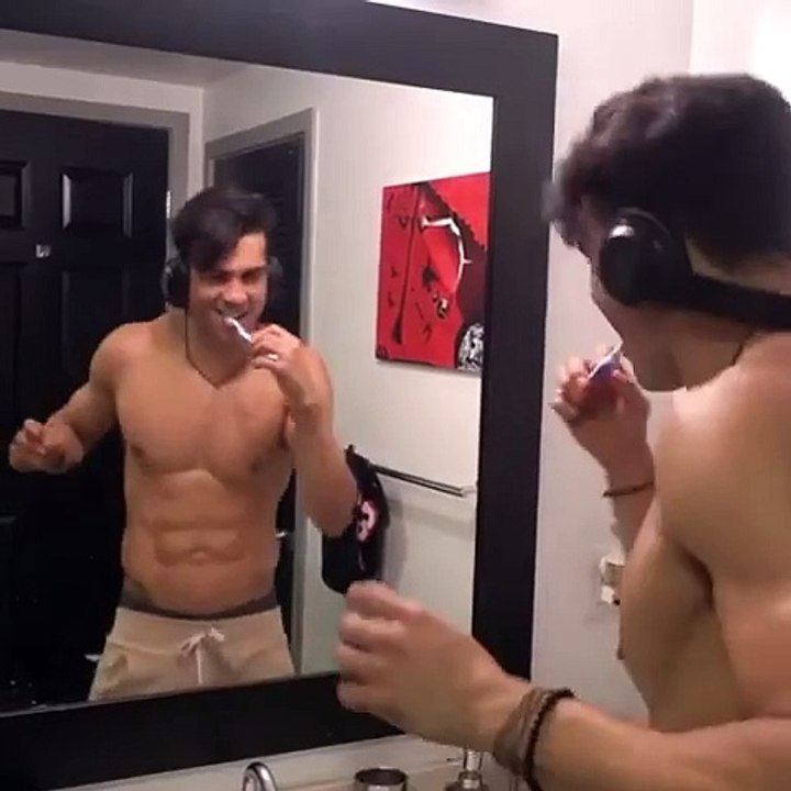 Global Fitness Fusion: वैश्विक स्वास्थ्य एकत्रीकरण Fusión global de fitness اللياقة البدنية العالمية Fitness global"  This title includes English ("Global Fitness Fusion"), Hindi ("वैश्विक स्वास्थ्य एकत