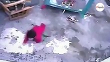 Katze stürzt sich auf Baby: Video verschlägt tausenden Menschen die Sprache