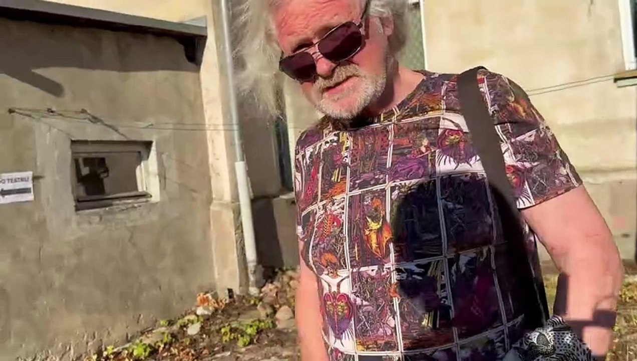 Gazeta Lubuska. Zielona Góra. Teatr Chrobrego 14. Cezary Molenda, monodram "Marzenka zagra nam na skrzypcach."