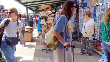 Bloccati gli arrivi a Capri, code e disagi nei porti di partenza