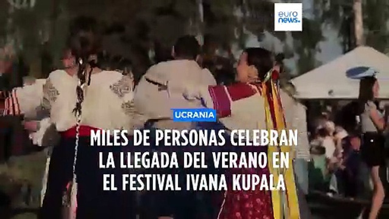 Música y bailes folclóricos para olvidar la guerra en Ucrania