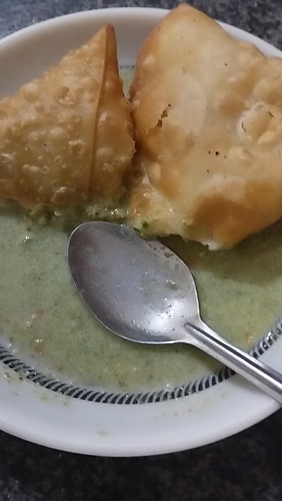 Samosa with chatni