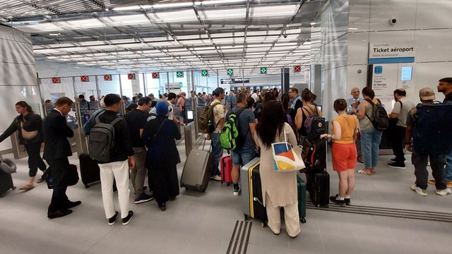 « Quelques années que j'attends ça » : les premiers passagers se ruent sur la 14 prolongée