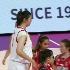 Zhang Ziyu, la gigante de 2.20 metros que arrasa en el baloncesto asiático