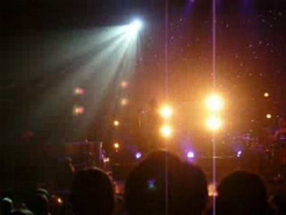 AaRON - U Turn (Lili) - Folies Bergères (11-04)