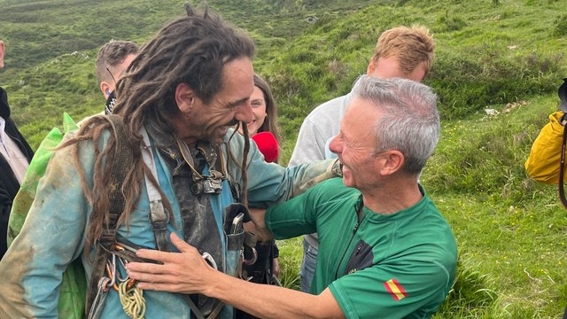 Los espeleólogos son rescatados sanos y salvos: Nos hemos perdido en el interior de la cueva, pero angustia, ninguna