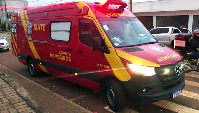 Adolescente fica gravemente ferido ao ser atropelado por carro em calçada no Santa Cruz