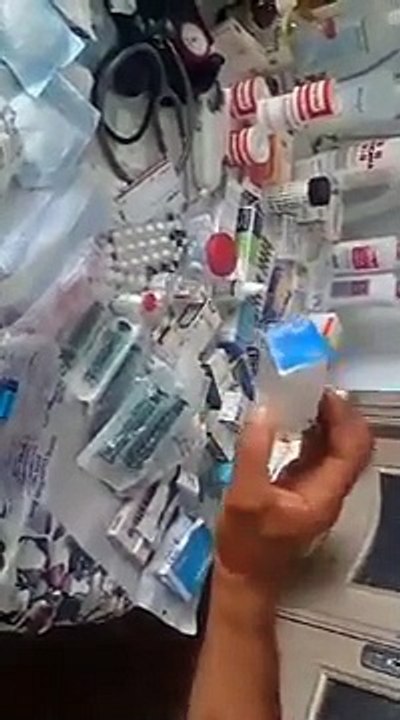 مواطن يفضح زوجته الممرّضة :"تفرجو يا توانسة الدواء متاع المرضى تسرق فيه وتجيبو للدار"