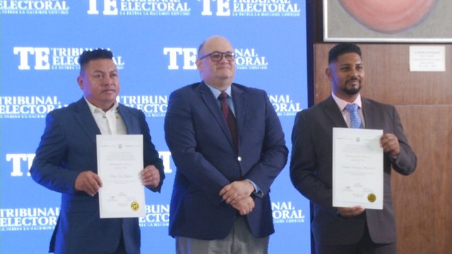 Entregan credenciales a Alcaldes electos