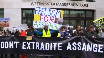 'Julian Assange está livre' após acordo para se declarar culpado nos EUA