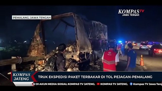 Truk Ekspedisi Paket Terbakar di Tol Pejagan-Pemalang