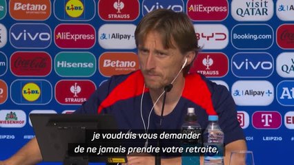 Croatie - Un journaliste rend hommage à Modrić et lui demande de ne jamais prendre sa retraite