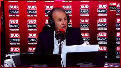 Guy Carlier : "Même boire un cul sec, François Hollande le fait mal"