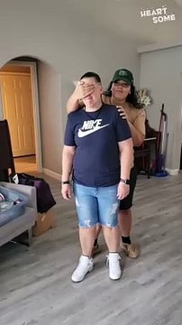 Sisters Reunited After 13 Years! Tears of Joy Flow in Emotional Embrace