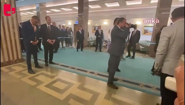 MHP Grup toplantısı 15 dakika geç başladı... Devlet Bahçeli, grup toplantısına böyle geldi