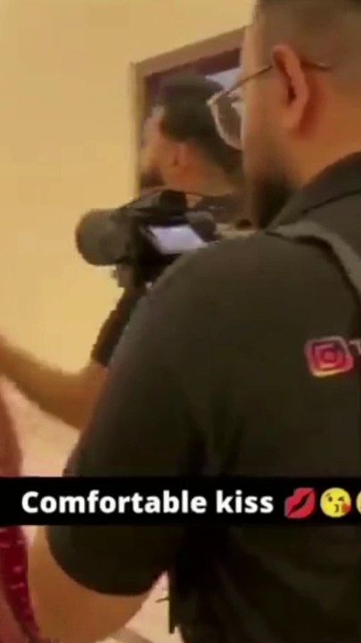 Pakistani Couple Kissing Viral Video 