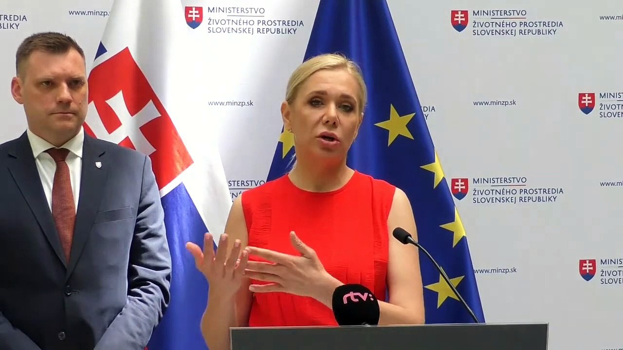 Spoločný brífing ministerky hospodárstva SR a ministra životného prostredia SR.