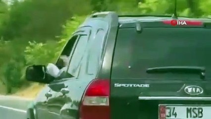 Trafikte böyle rahatlık görülmedi! İnsanların canını bile bile tehlikeye attı