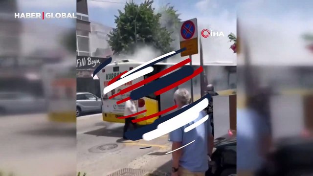 Beykoz'da tedirgin eden anlar: Dumanlar yükseldi, yolcular tahliye edildi