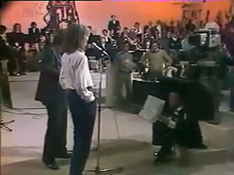 Francoise Hardy et Jacques Dutronc chantent "Le temps de l'amour"