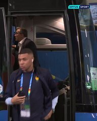 Download Video: L'arrivée de Mbappé et des bleus pour leur match face à la Pologne