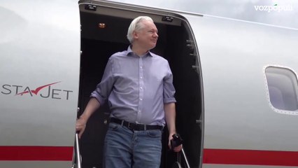 El avión de Julian Assange hace escala en Bangkok en su destino rumbo a las Islas Marianas