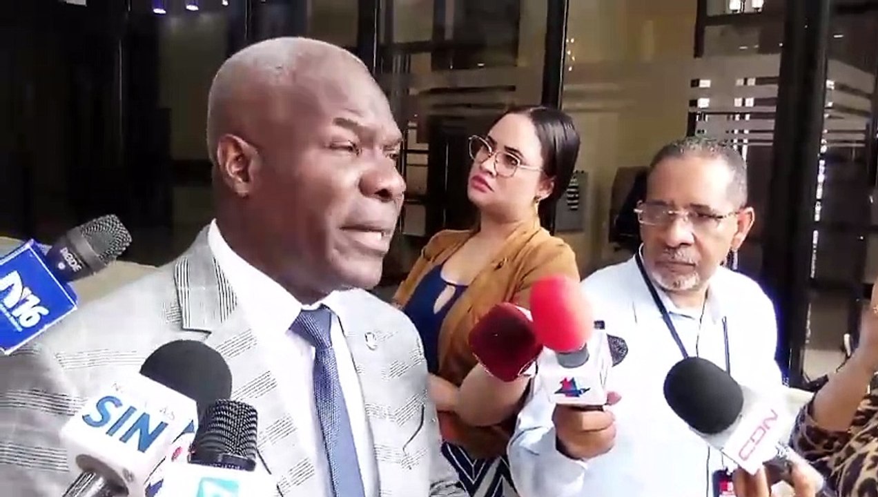 Diputado Luis Gómez Benzo aborda desafíos de policías de Kenia para pacificar a Haití