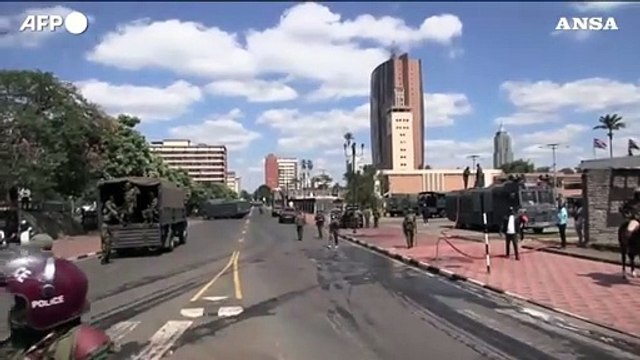 Kenya, scontri tra manifestanti e polizia vicino al Parlamento a Nairobi