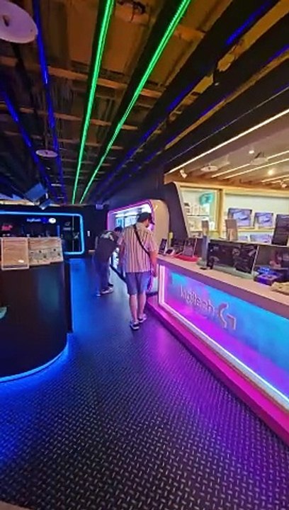 On vous fait découvrir le quartier tech de Taipei !
