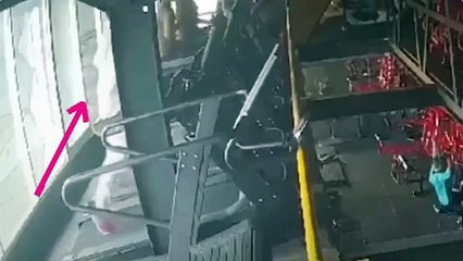 joven tropezó en un gimnasio y cayo del 3er piso