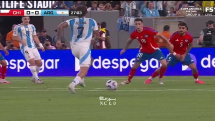 La criminal patada de De Paul a Suazo que todo Chile reclama