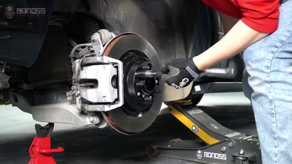 Upgrade Your Off-Road Setup! Installing BONOSS Wheel Spacers on Discovery 5