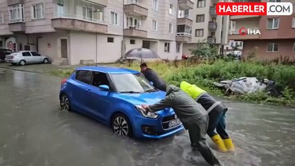 Arhavi'de yoğun yağış sele neden oldu