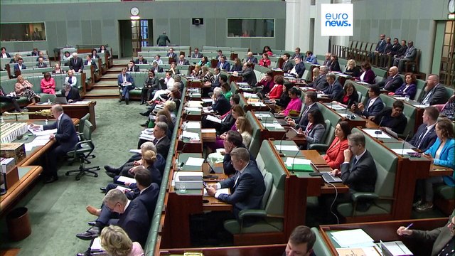 Ассанж вышел на свободу из зала суда