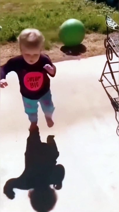Me trying to escape my problems.... _Is the shadow fear a common thing_ Never seen it_•_•_•_•_•__kids _parenting _fails _instagram _family _funny _comedy _funnyvideos _comedyreels _parents _momlife _d(