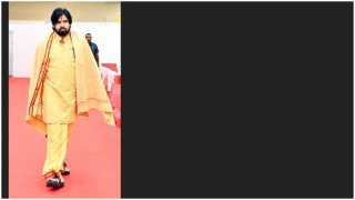 Controversy లో Pawan Kalyan.. చెప్పలు వేసుకొని  అమ్మవారి దీక్ష చేయడంపై ట్రోల్స్ | Filmibeat Telugu