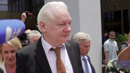 Julian Assange ya vuela a Australia como un hombre libre: "Este caso termina aquí"