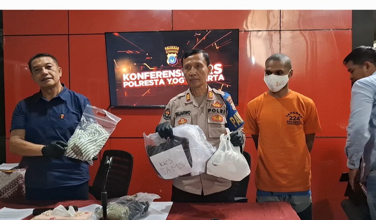 Ribut di Asrama Papua Jogja, Mahasiswa Tewas diduga Tabrak Tebrok Saat Melarikan Diri