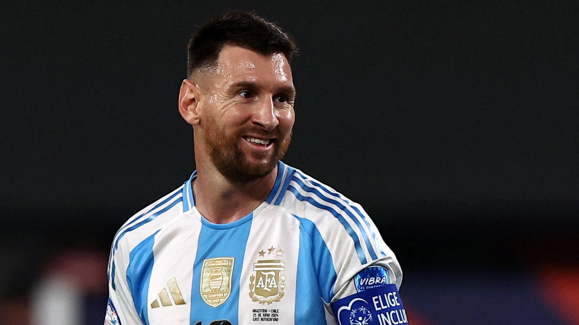 The fight between Messi and Medel