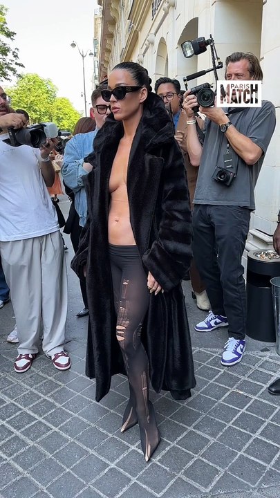 Katy Perry, Nicole Kidman, Isabelle Huppert... Les stars arrivent au défilé Balenciaga