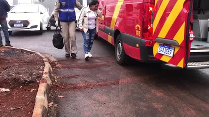 Van atinge lateram de HB20 em acidente no Bairro Maria Luiza