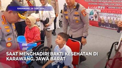HUT ke-78 Bhayangkara, Ini Momen Kapolri Berlutut Bantu Pasangkan Kaki Palsu