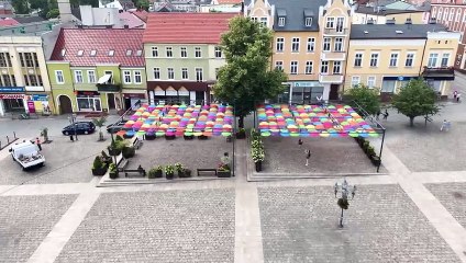 Kolorowe Parasole Odmienią Rynek w Świeciu 🌂