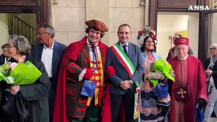 Torino, l'accensione del faro' di San Giovanni in piazza Castello
