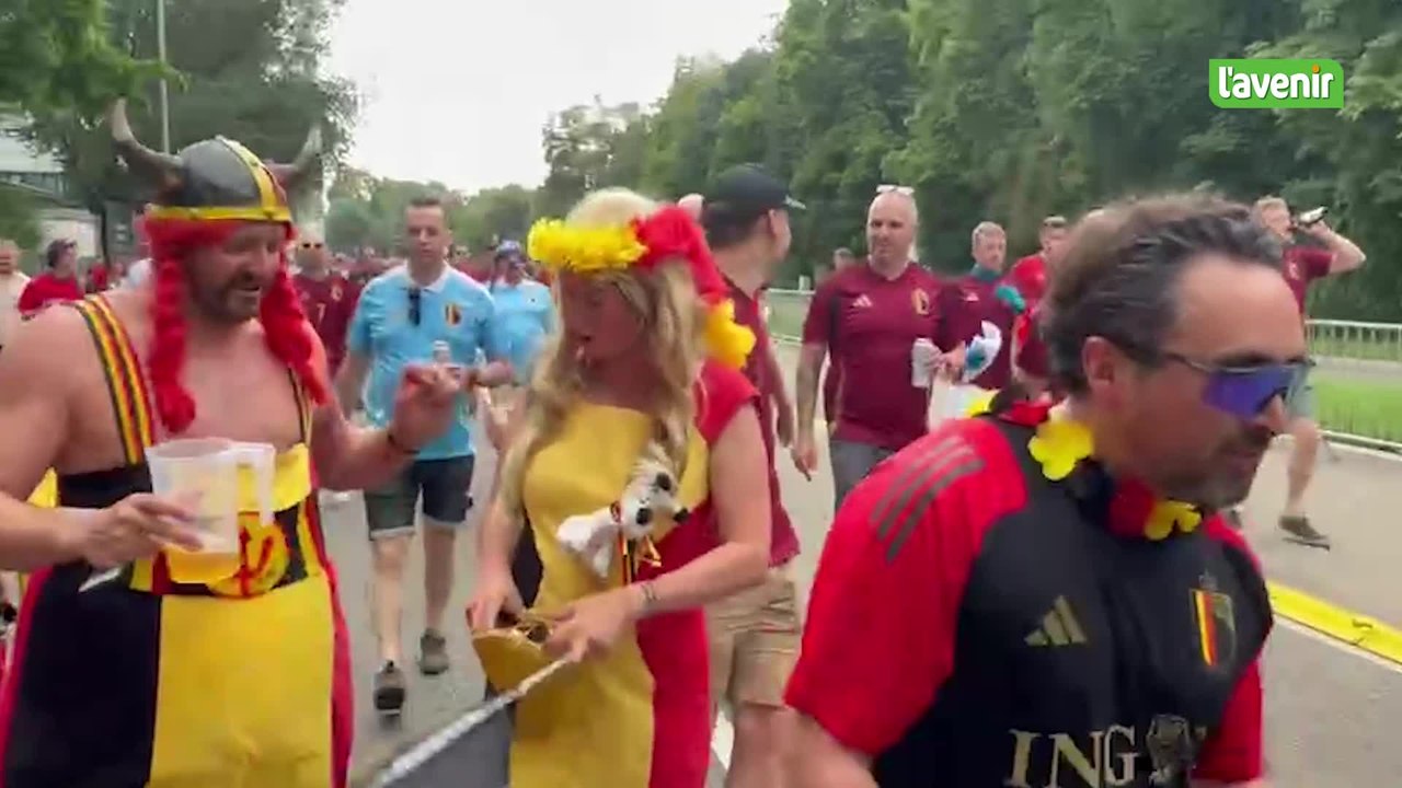 Obelgix et Pablo Andres font la fête avec les supporters belges à Stuttgart