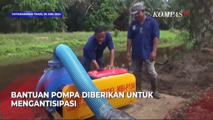 Jokowi Bagikan Pompa ke Petani di Kotawaringin Timur, Antisipasi Musim Kemarau Tiba