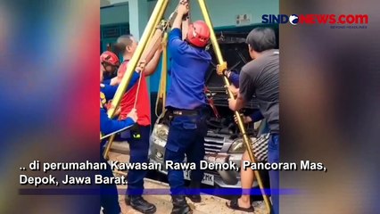 Mobil Warga Depok Jeblos ke Septic Tank saat Dipanaskan, Panggil Tim Damkar untuk Evakuasi