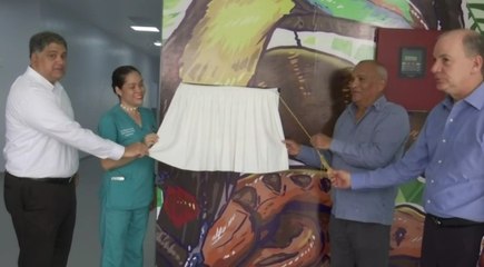 Intercambio de insultos entre ambientalistas y titular de MiAmbiente en medio de un acto público