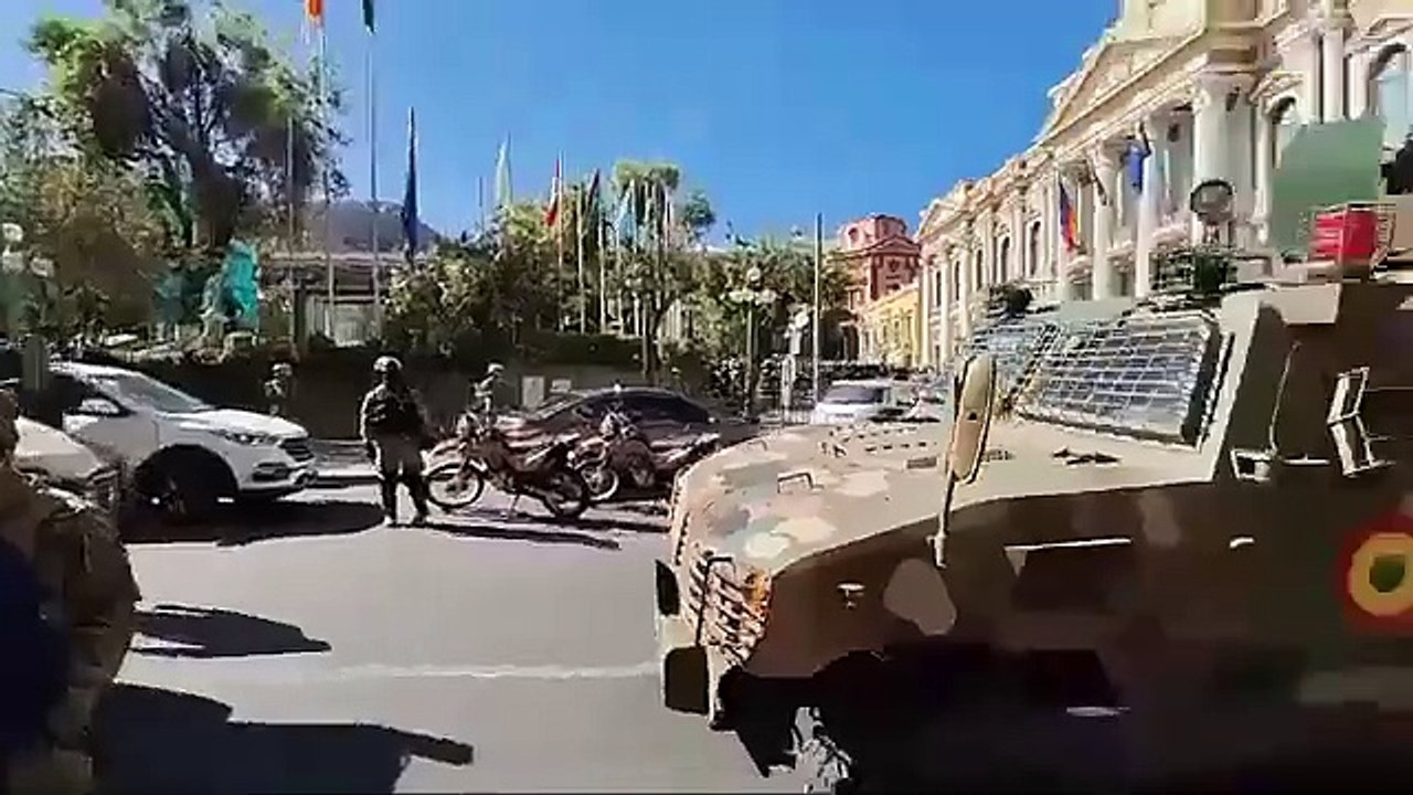 Militares bolivianos dan golpe de estado contra el gobierno